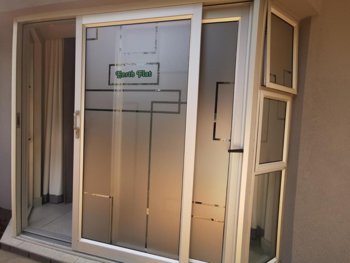 Utopia Guest House ألبرتون المظهر الخارجي الصورة